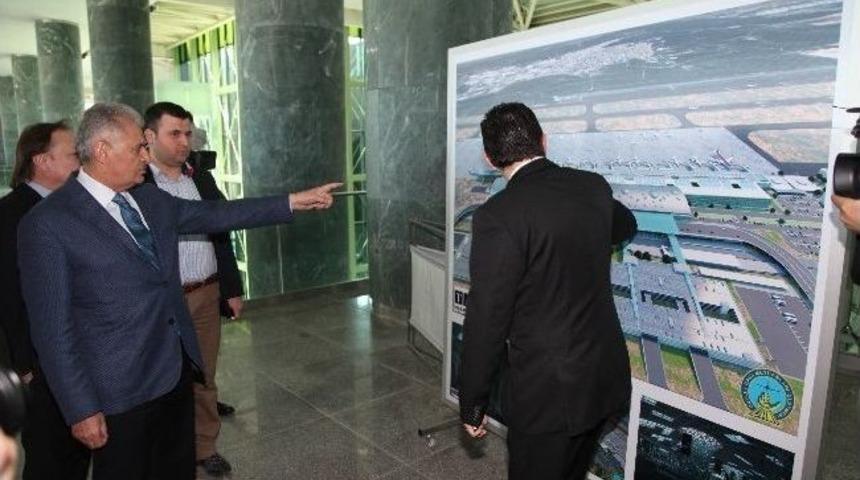 Binali Yıldırım, T&uuml;rkiye&rsquo;nin En B&uuml;y&uuml;k İ&ccedil; Hatlar Terminalini Tanıttı