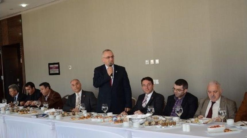 Şahin Meslektaşlarıyla Buluştu