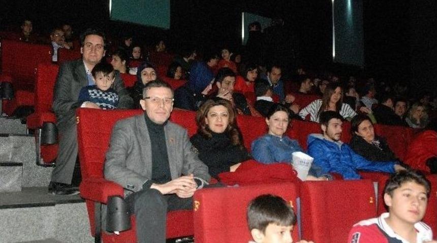 Gazeteciler Sinemada Buluştu