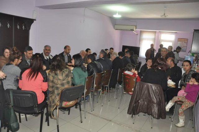 Eğitim-Sen Siirt Şubesi Y&ouml;netimi, Gazetecilerle Bir Araya Geldi 1