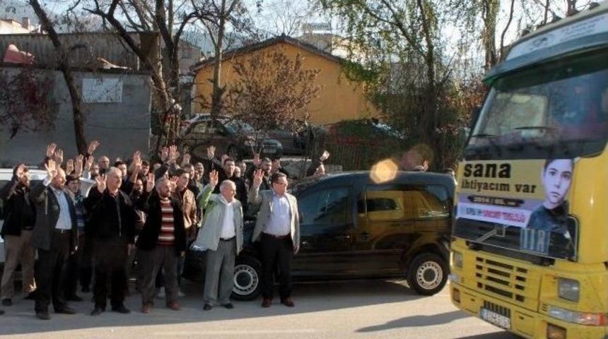 Suriyeli M&uuml;ltecilere Yardım Tır'ı Raiba Selamıyla Uğurlandı