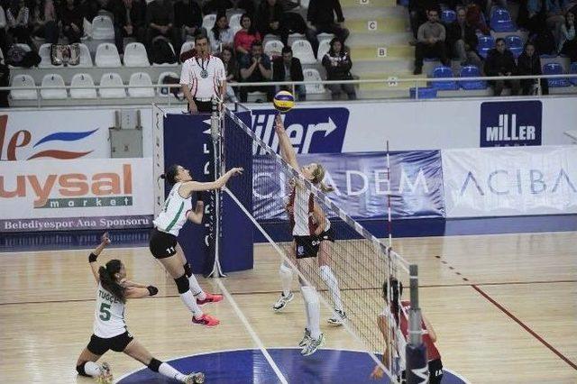 Acıbadem Bayanlar Voleybol Ligi