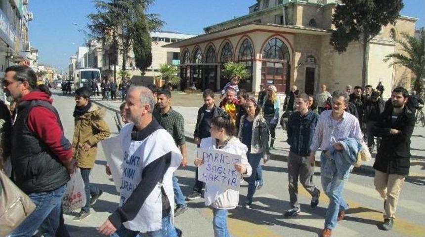 Adapazarı'nda Kesk &Uuml;yeleri Y&uuml;r&uuml;y&uuml;ş D&uuml;zenledi