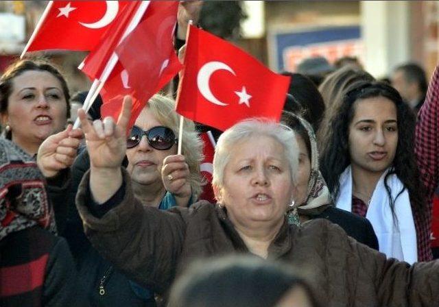 Mhp’den Konser Öncesi Zafer Yürüyüşü