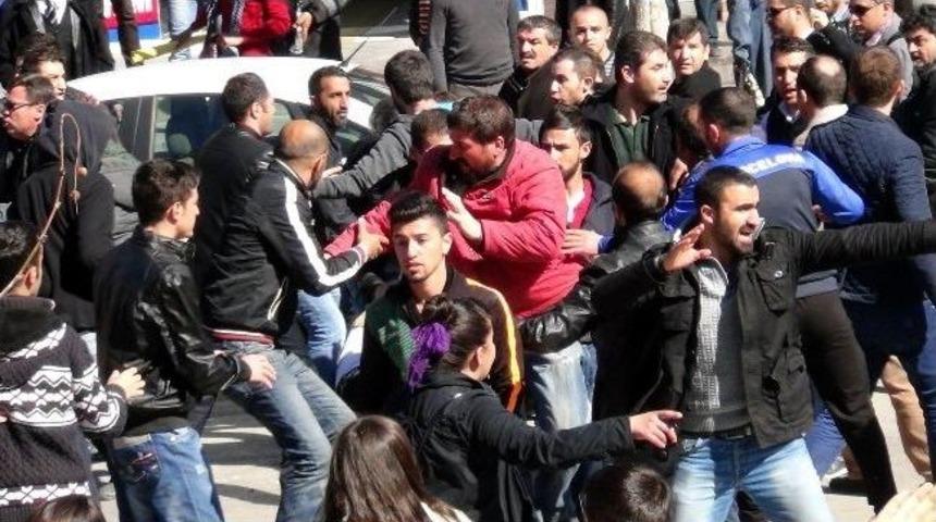 Erzincan&rsquo;da Berkin Elvan Protestosunda Arbede &Ccedil;ıktı