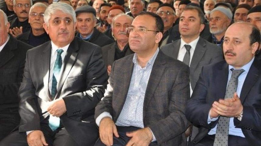 Bakan Bozdağ: &ldquo;ter&ouml;r&uuml; Cesur, Yiğit Ve Samimi Liderler &Ccedil;&ouml;zer, Ancak Tayyip Erdoğan &Ccedil;&ouml;zer&rdquo;