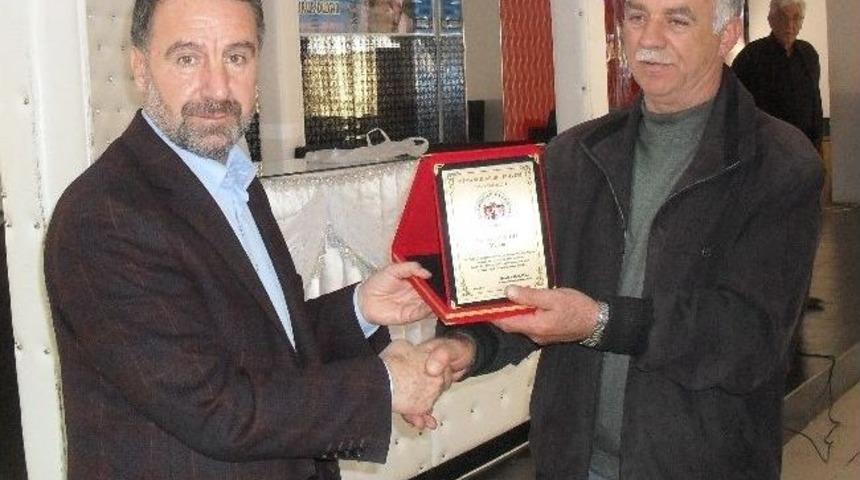 Kovancılar'da 3 D&ouml;nem Başkanlık Yapan Yanılmaz Personele Veda Etti