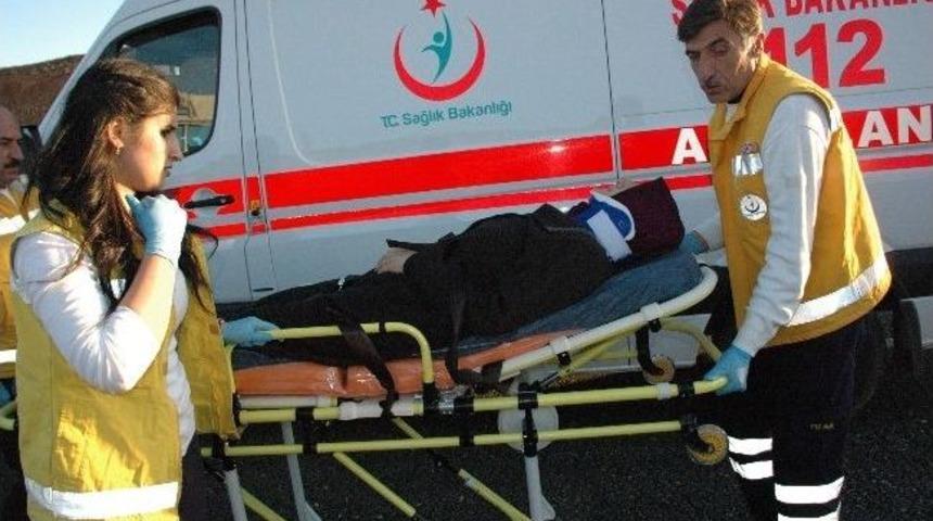Adıyaman&rsquo;da Trafik Kazası: 3 Yaralı