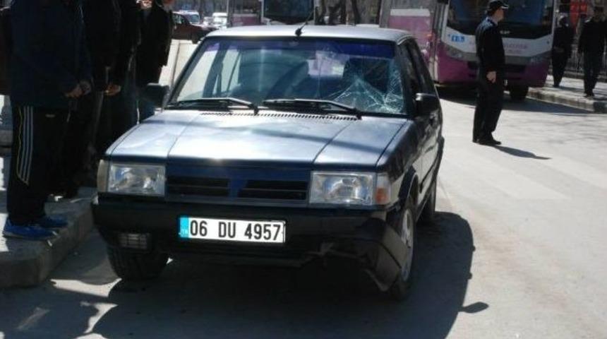 Otomobilin &Ccedil;arptığı Yaşlı Adam Ağır Yaralandı