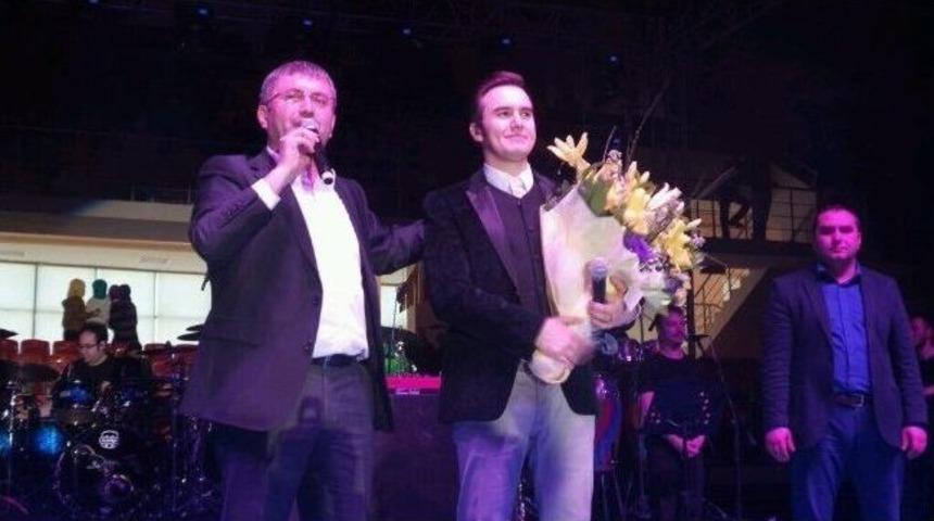 Mustafa Ceceli&rsquo;ye Onbeş Bin Kişilik Vokal