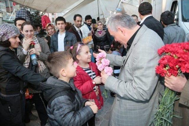 Remzi Aydın, Yeşilpınar Pazarında Lokma Dağıttı