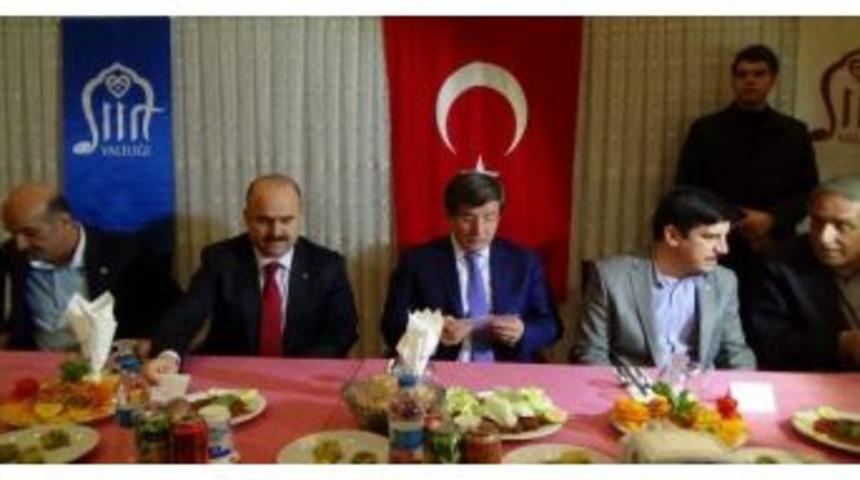 Dışişleri Bakanı Ahmet Davutoğlu:&ldquo;yeni T&uuml;rkiye İnşa Ediyoruz&rdquo;