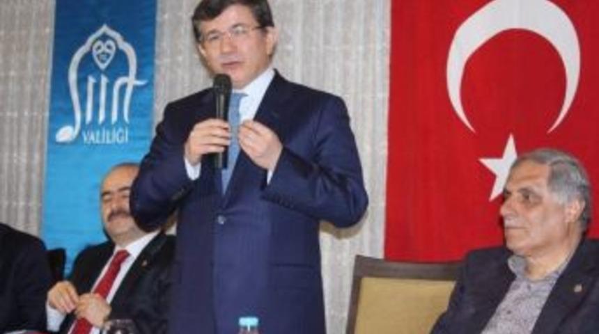 Dışişleri Bakanı Davutoğlu, Filistin Şehidinin Ailesiyle G&ouml;r&uuml;şt&uuml;