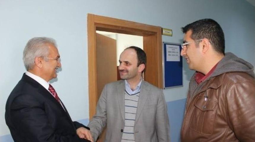 Ak Parti Teşkilatı Se&ccedil;im Gezilerini S&uuml;rd&uuml;r&uuml;yor