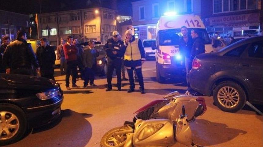 Otomobille Motosiklet &Ccedil;arpıştı: 1 Yaralı