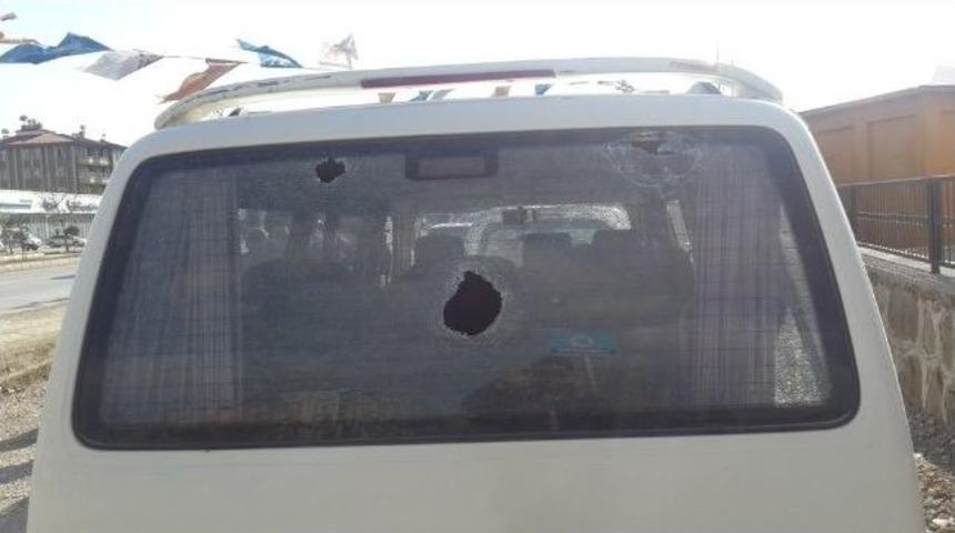 Ak Partililere Taşlı Saldırı