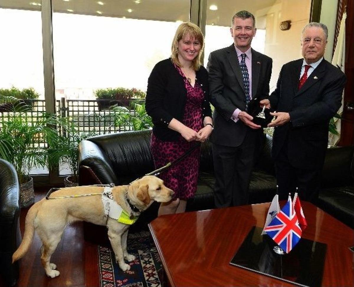 İngiltere B&uuml;y&uuml;kel&ccedil;isi İzmir&rsquo;de