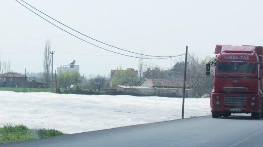 &Ouml;demiş&rsquo;te Ekimi Azalan Patates İ&ccedil;in Tarlalar Beyaza B&uuml;r&uuml;nd&uuml;