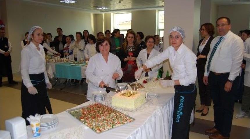 Nazilli'de Sağlık &Ccedil;alışanları Tıp Bayramı&rsquo;nı Kutladı