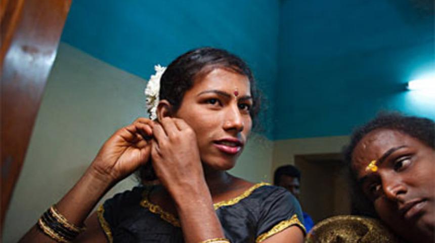 Asya'nın &uuml;&ccedil;&uuml;nc&uuml; cinsiyeti: Hijralar