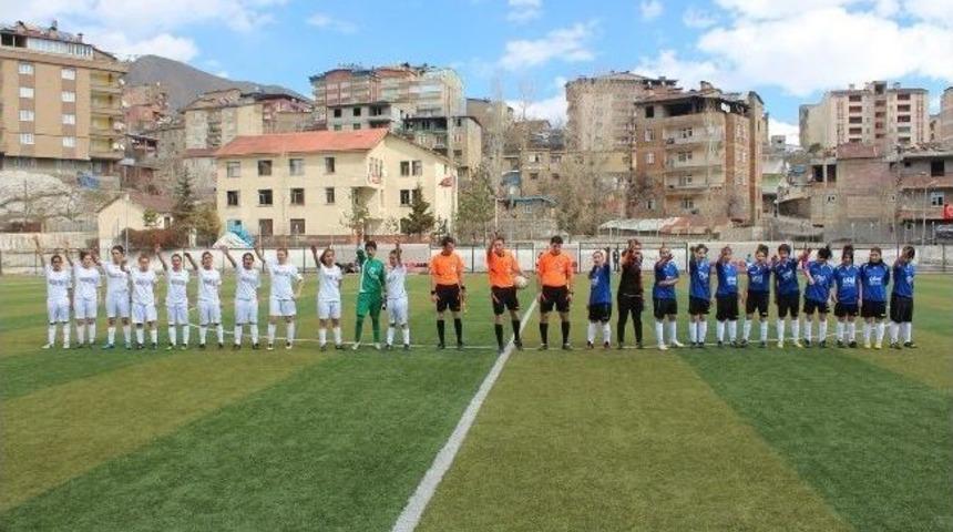 Kadın Futbolculardan Gol Şov