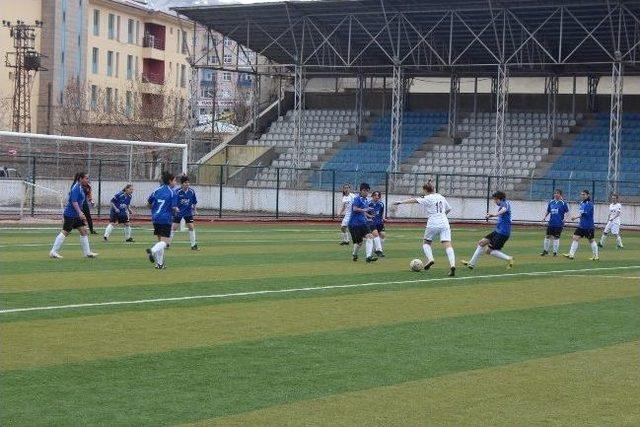 Kadın Futbolculardan Gol Şov