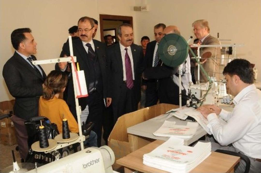 Gso Başkanı Konukoğlu&rsquo;na Anlamlı Teşekk&uuml;r Plaketi