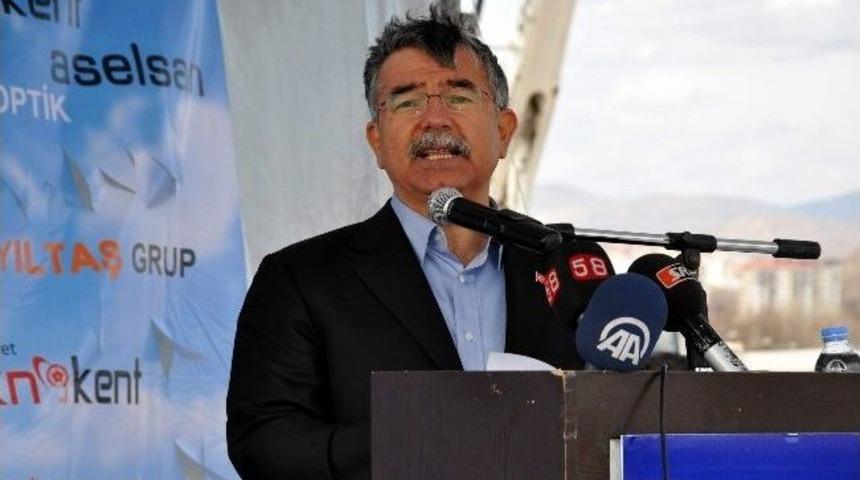 Milli Savunma Bakanı İsmet Yılmaz Sivas&rsquo;ta