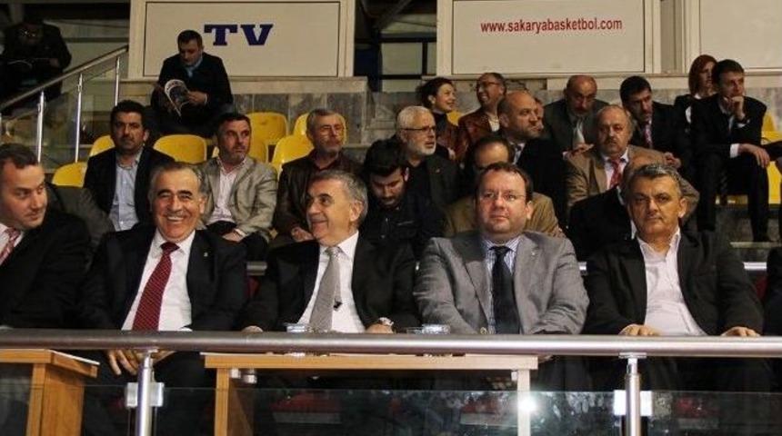 Sakarya B&uuml;y&uuml;kşehir Belediye Başkanı To&ccedil;oğlu: