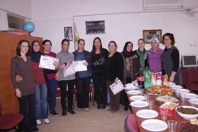 Aile Eğitimi Programını Tamamlayan Velilere Belge Verildi