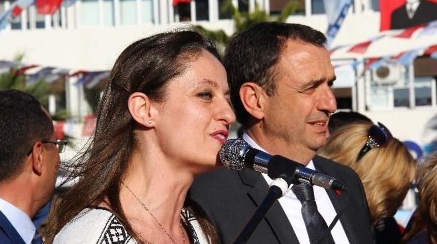 Ayvalık&rsquo;ta Sevgi Mitingi