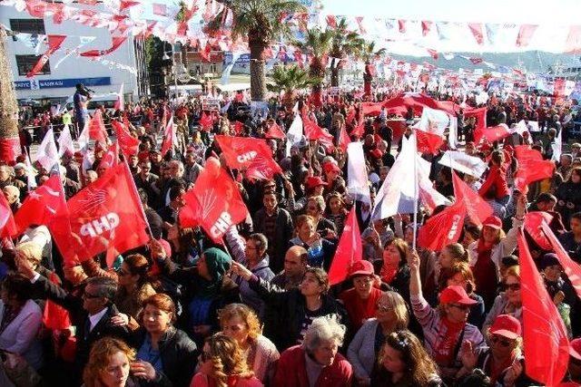 Ayvalık’ta Sevgi Mitingi