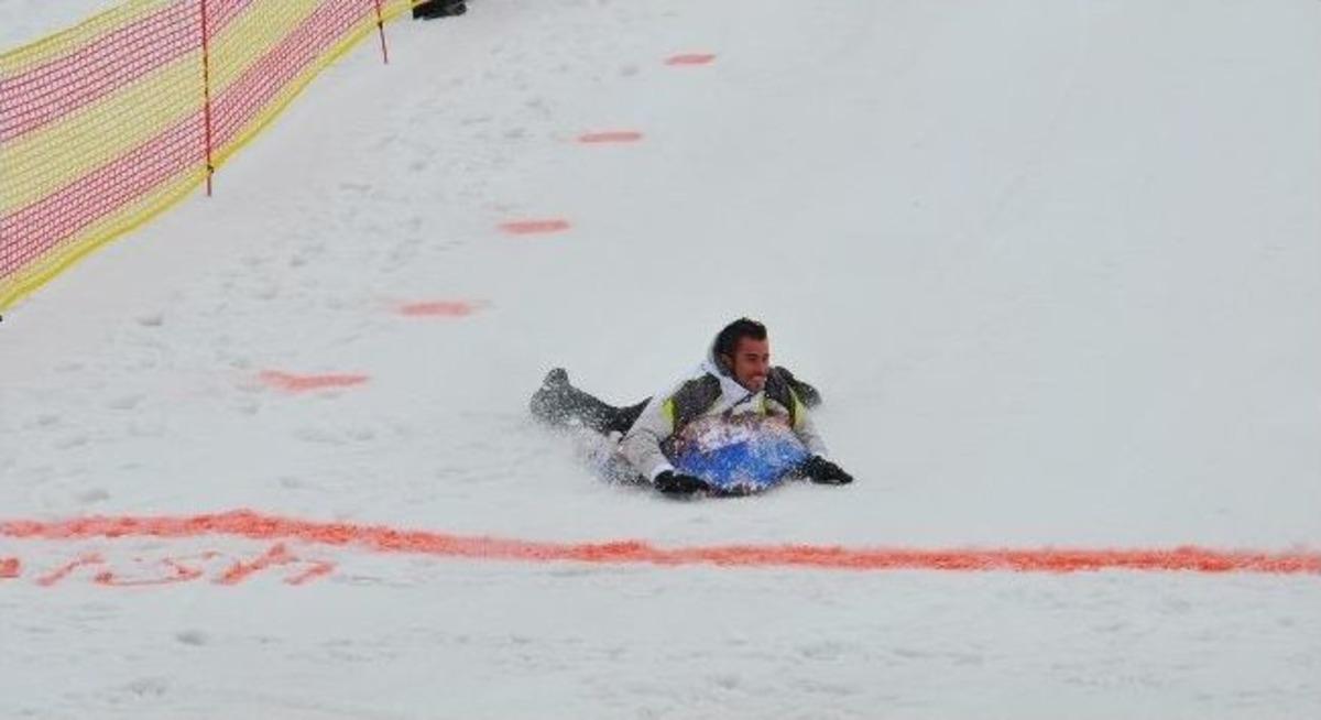 D&uuml;şe Kalka Kartonlu Kızak Keyfi