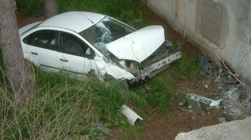 Burhaniye&rsquo;deki Kazada 2 Kişi Yaralandı