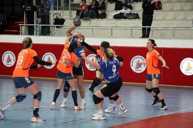 Hentbol Bayanlar S&uuml;per Ligi 1