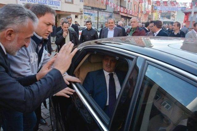 Erdoğan Bayraktar Trabzon’da