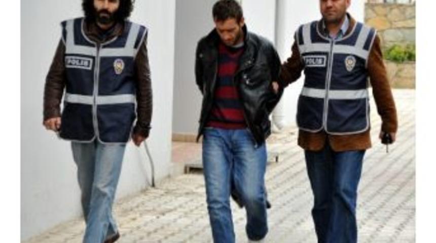 Kamyonetini &Ccedil;alan Hırsızı Kendisi Yakaladı
