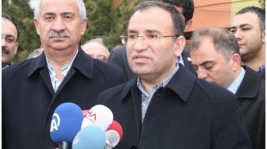 Adalet Bakanı Bekir Bozdağ: &ldquo;t&uuml;rikye&rsquo;de İnsanları Hukuk Dışı Dinleme &Ouml;zg&uuml;l&uuml;ğ&uuml; Yok&rdquo;