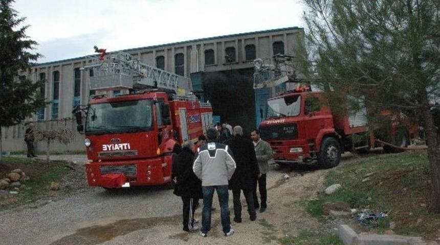 Adıyaman&rsquo;da, Depo Yangını Korkuttu