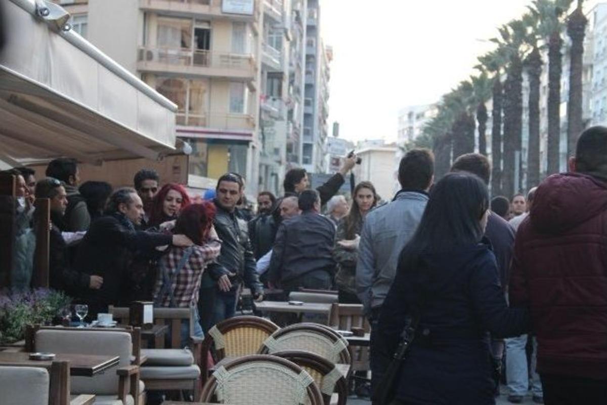 Başbakan Erdoğan'ın İzmir Mitingi Sonrası İki Grup Arasında Arbede Yaşandı
