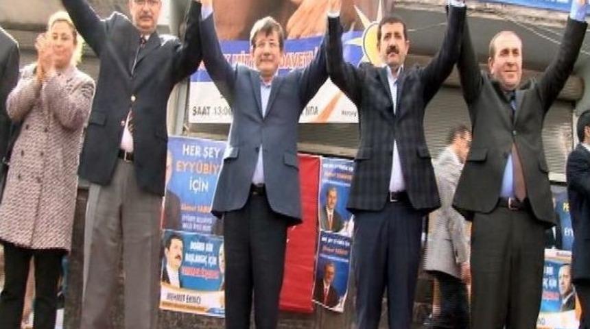 Dışişleri Bakanı Ahmet Davutoğlu: