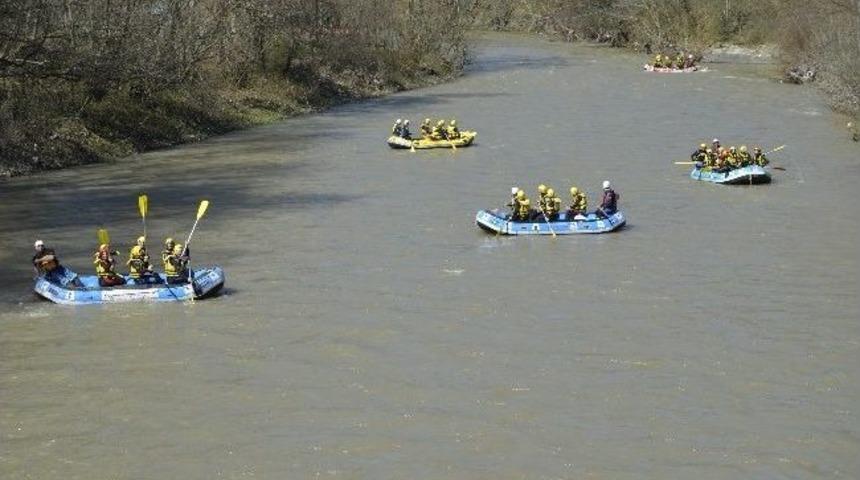 Melen &Ccedil;ayında Rafting Sezonu A&ccedil;ıldı