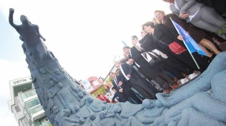 Narlıdere'ye ''gezi'' Heykeli