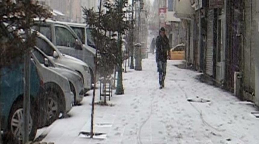 Kars'ta Kar Yağışı