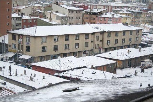 Kars'ta Kar Yağışı