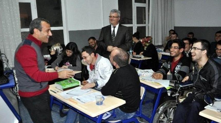 Kaymakam Sonel&rsquo;den Engelli Kursiyerlere Ziyaret