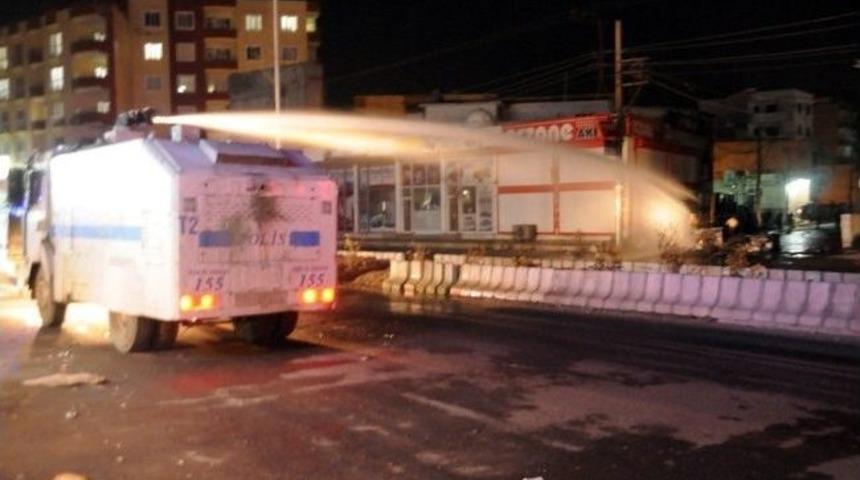 Cizre&rsquo;de İzinsiz G&ouml;steriye Polis M&uuml;dahalesi