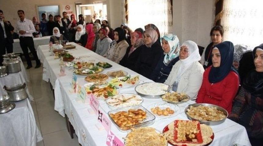 Dicle&rsquo;de Y&ouml;resel Yemek Yarışması D&uuml;zenlendi