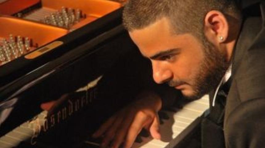 Mersin Akdeniz M&uuml;zikleriyle Buluşuyor