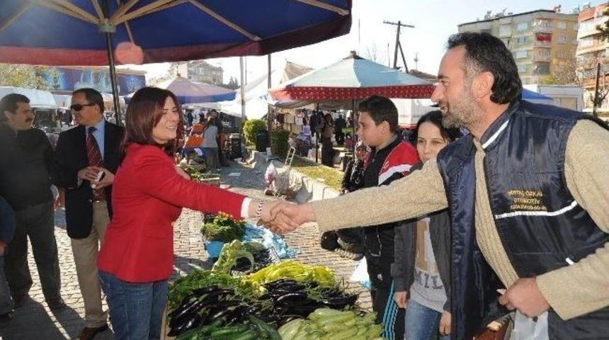 Başkan &Ccedil;er&ccedil;ioğlu, Cumartesi Pazarını Gezdi